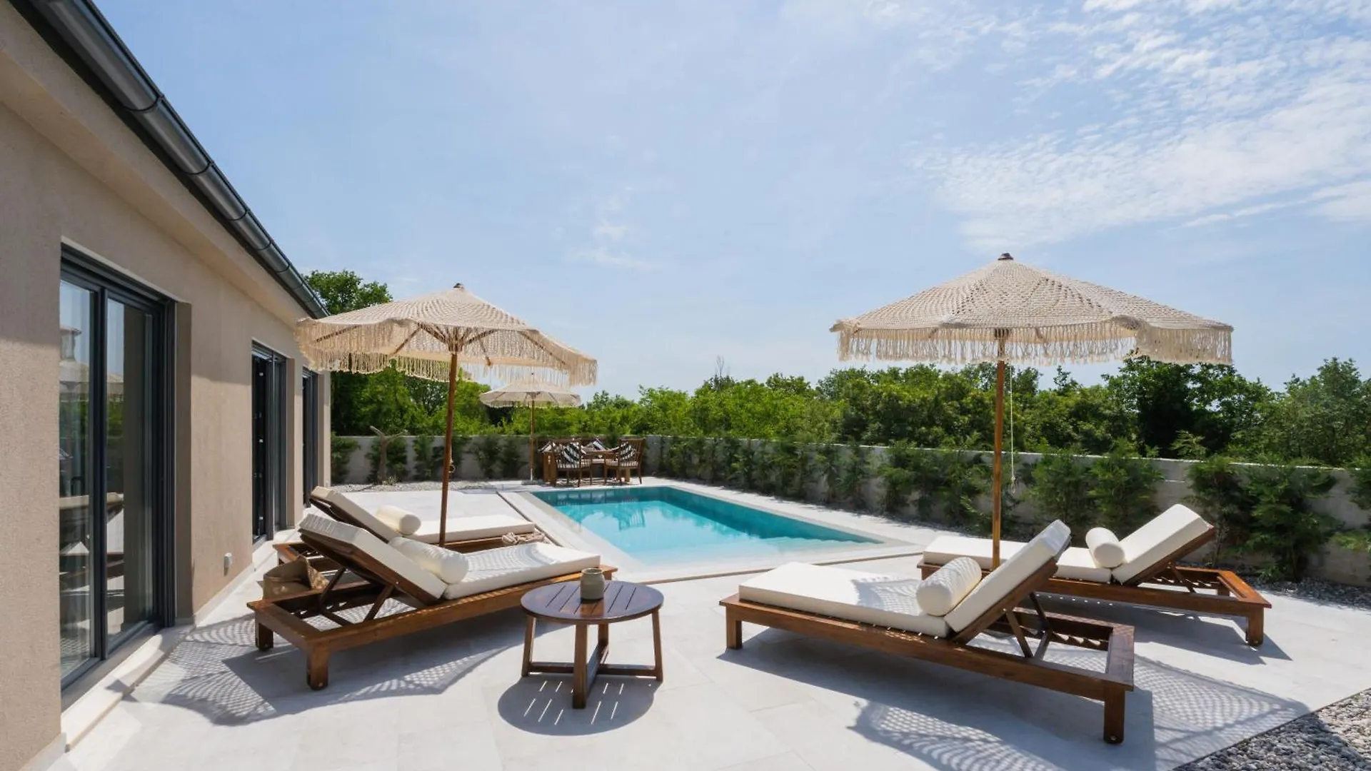 Villa New!!! Maison Mandri With Private Pool Marasi