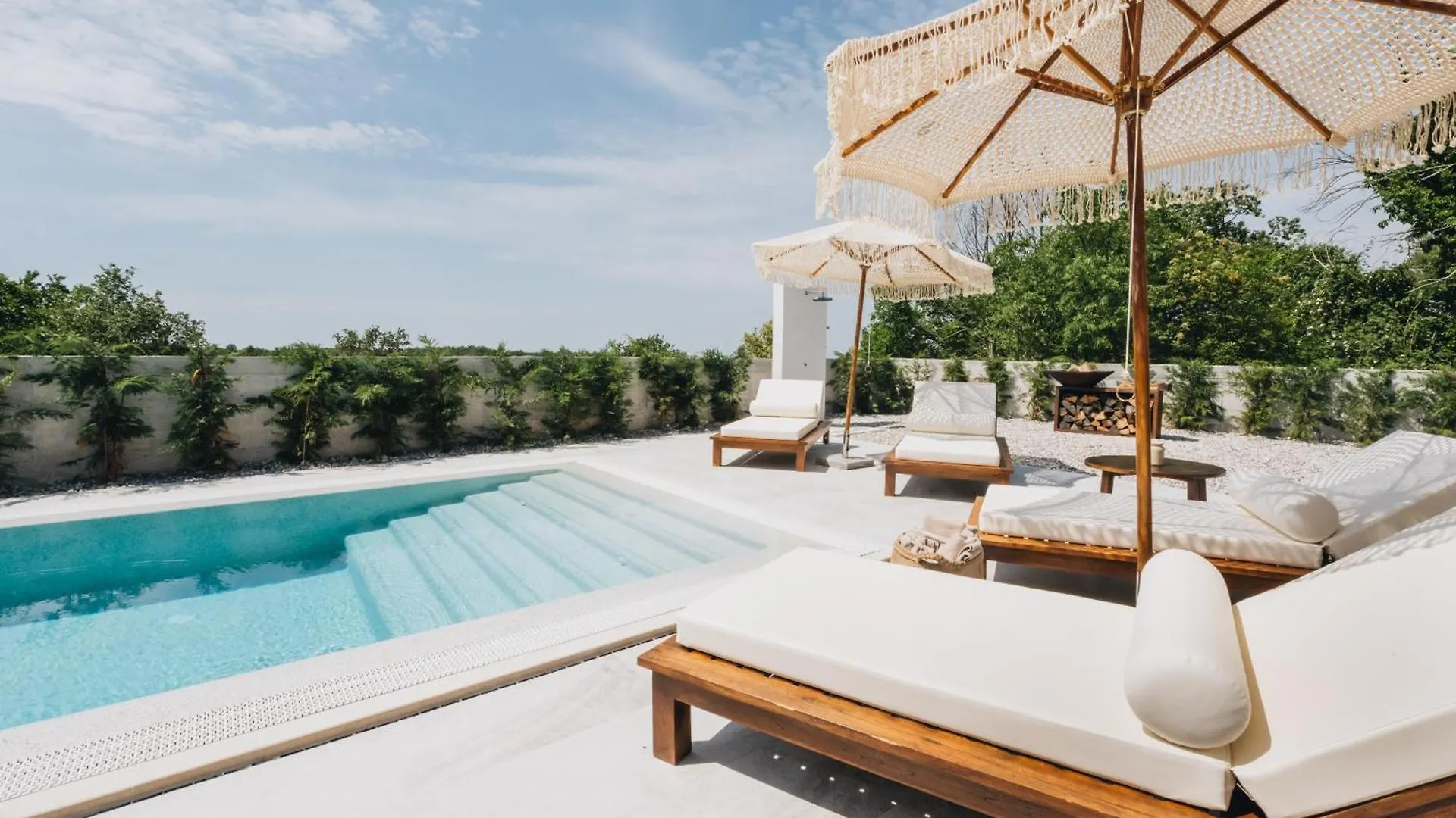 Villa New!!! Maison Mandri With Private Pool Marasi
